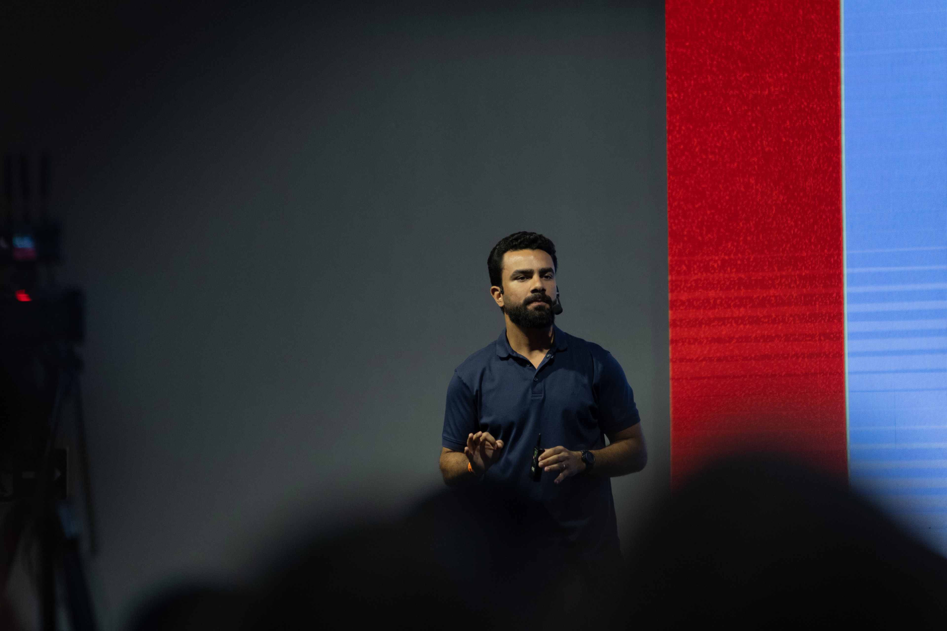 Gustavo Gomes ministrando treinamento de proteção veicular